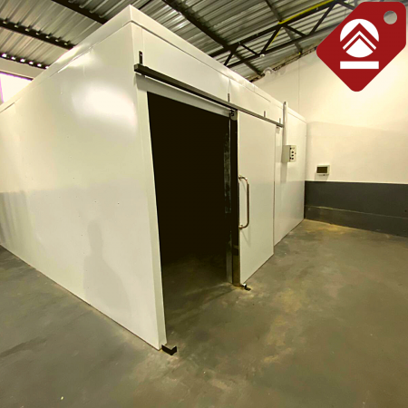 Se alquila galpón y local comercial