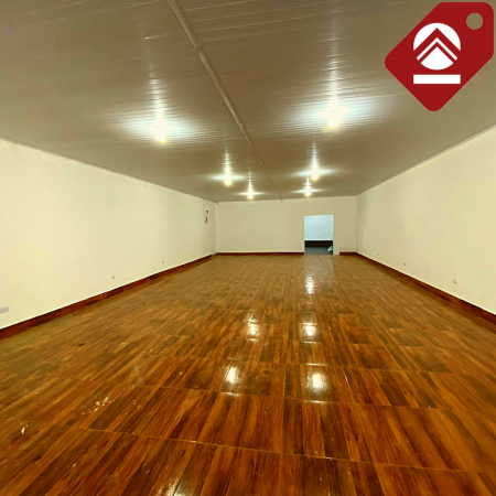 Se alquila galpón y local comercial