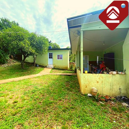 Se vende lote con dos casas