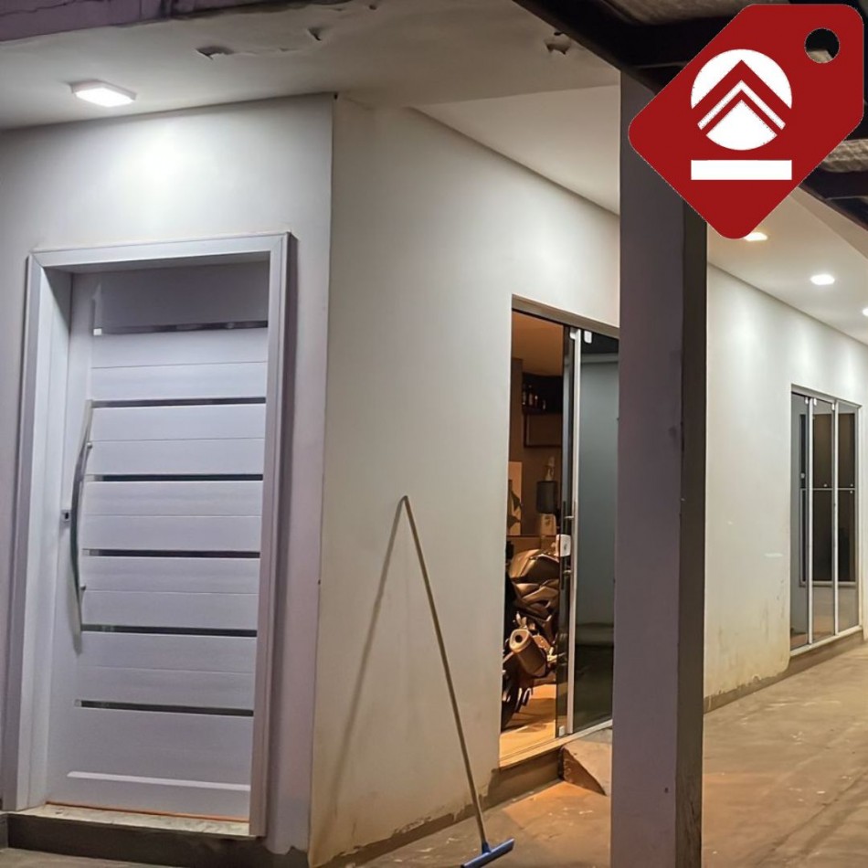 SE VENDE CASA FRENTE AL LAGO INTERNACIONAL!