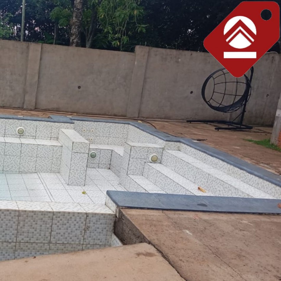 SE VENDE CASA FRENTE AL LAGO INTERNACIONAL!