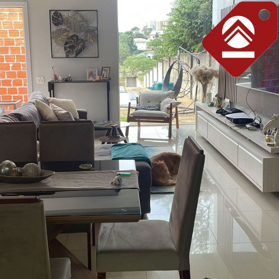 SE VENDE CASA FRENTE AL LAGO INTERNACIONAL!