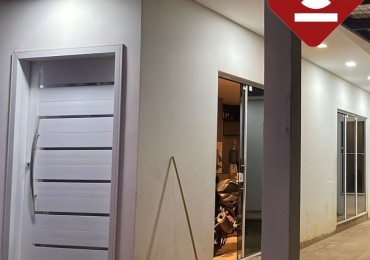 SE VENDE CASA FRENTE AL LAGO INTERNACIONAL!